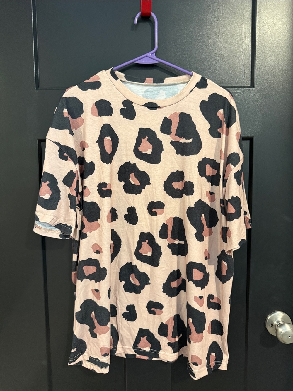 Leopard Print Short Sleeve Tee in Blush and Black